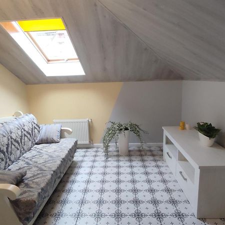 Apartamento Сонячна Мансарда Kamianets-Podilskyi Exterior foto