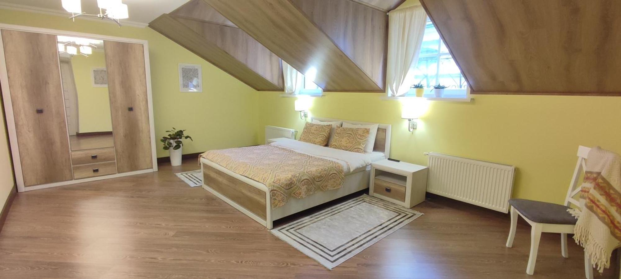 Apartamento Сонячна Мансарда Kamianets-Podilskyi Exterior foto