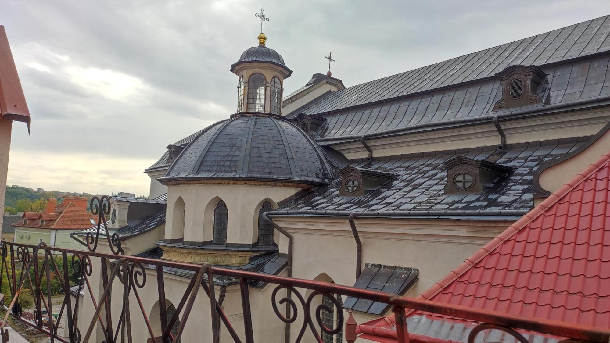 Apartamento Сонячна Мансарда Kamianets-Podilskyi Exterior foto